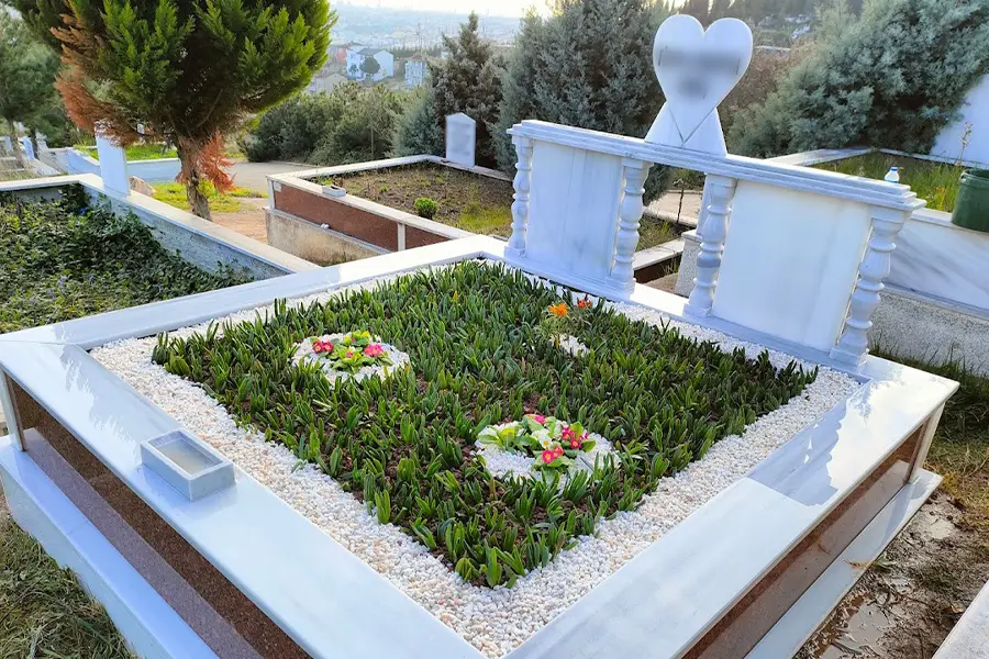 Mezar Temizliği Yaparken Nelere Dikkat Edilir?